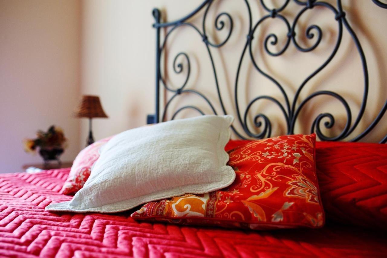 Relais Il Pennino Bed & Breakfast มัสซาลูเบรนเซ ห้อง รูปภาพ