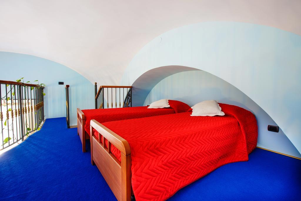 Relais Il Pennino Bed & Breakfast มัสซาลูเบรนเซ ภายนอก รูปภาพ