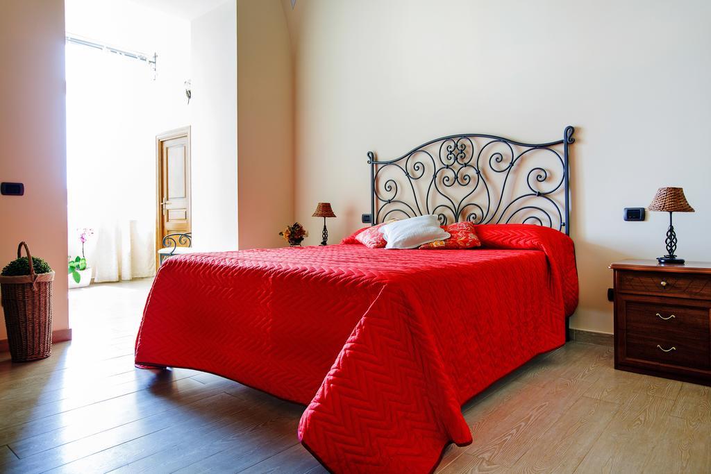 Relais Il Pennino Bed & Breakfast มัสซาลูเบรนเซ ภายนอก รูปภาพ