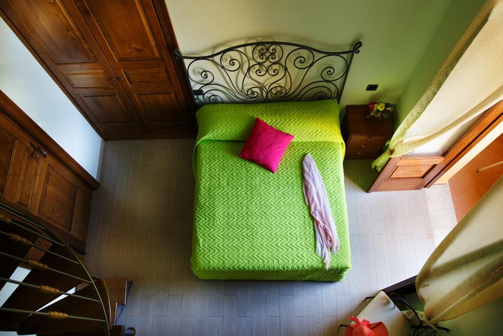 Relais Il Pennino Bed & Breakfast มัสซาลูเบรนเซ ภายนอก รูปภาพ