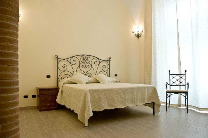 Relais Il Pennino Bed & Breakfast มัสซาลูเบรนเซ ภายนอก รูปภาพ
