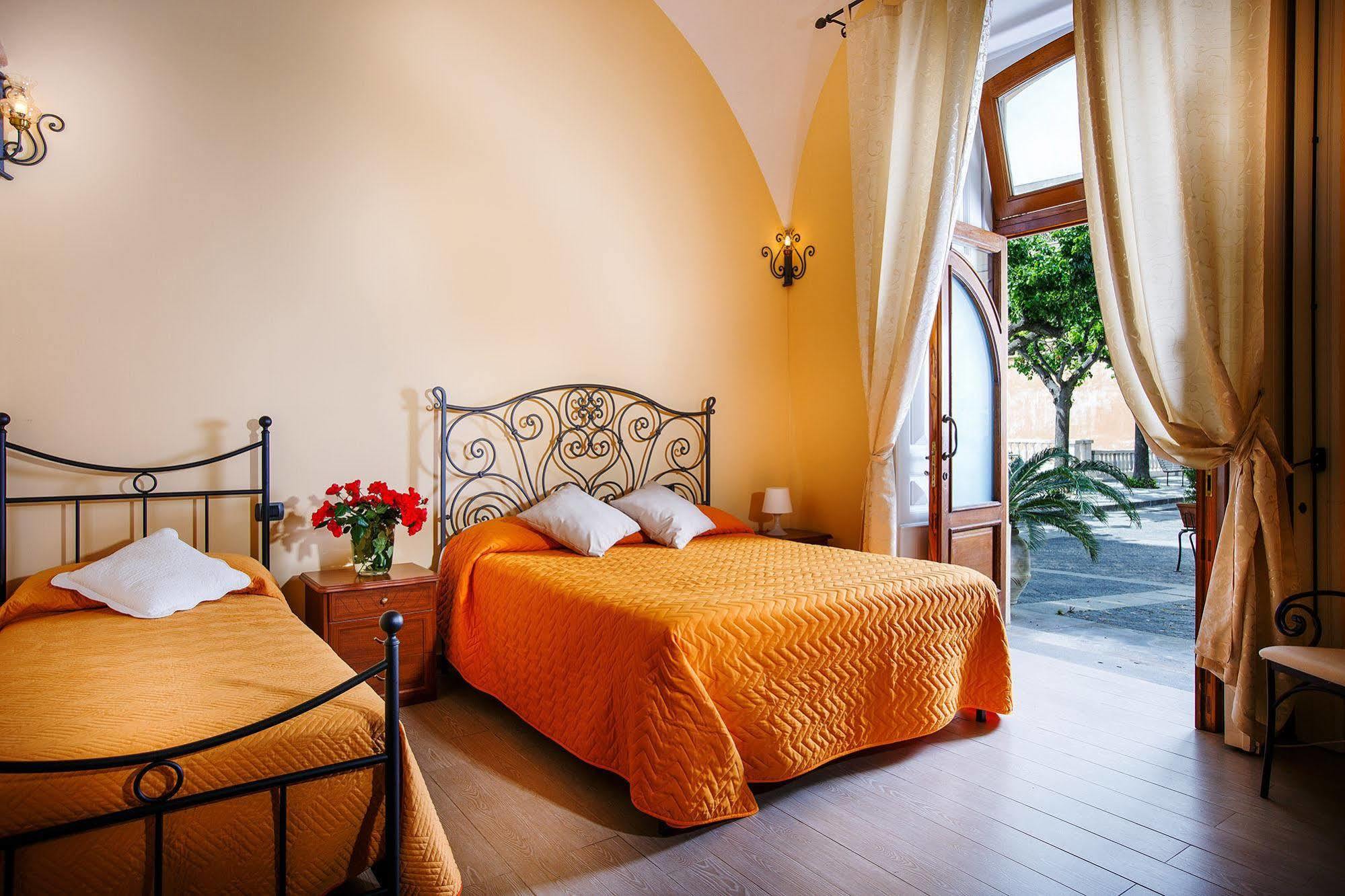 Relais Il Pennino Bed & Breakfast มัสซาลูเบรนเซ ภายนอก รูปภาพ