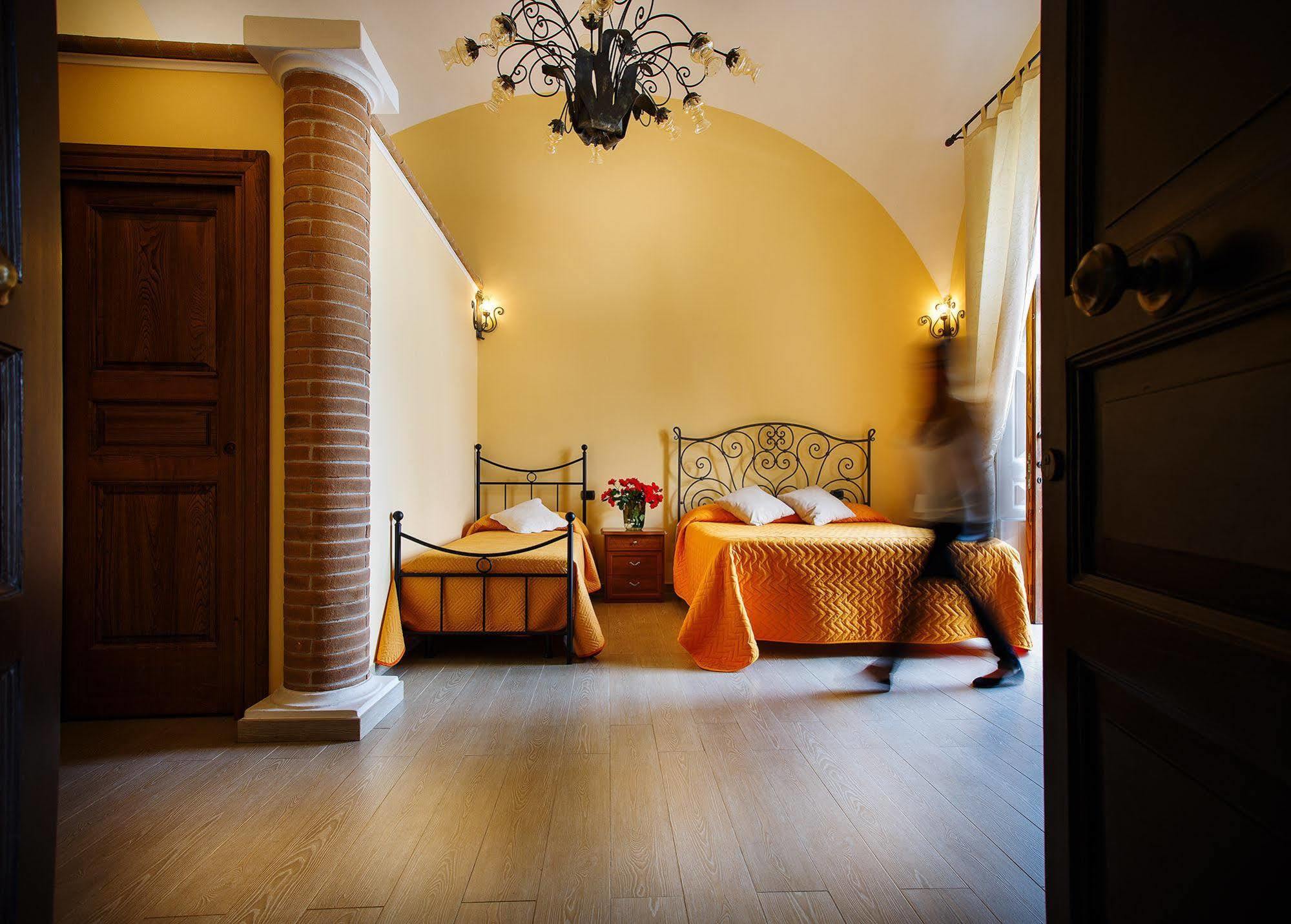Relais Il Pennino Bed & Breakfast มัสซาลูเบรนเซ ภายนอก รูปภาพ